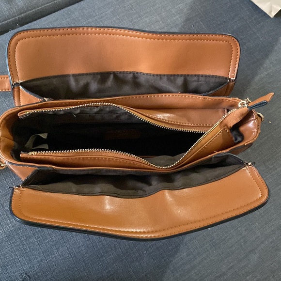 CHENSON crossover body bag - Picture 3 of 8